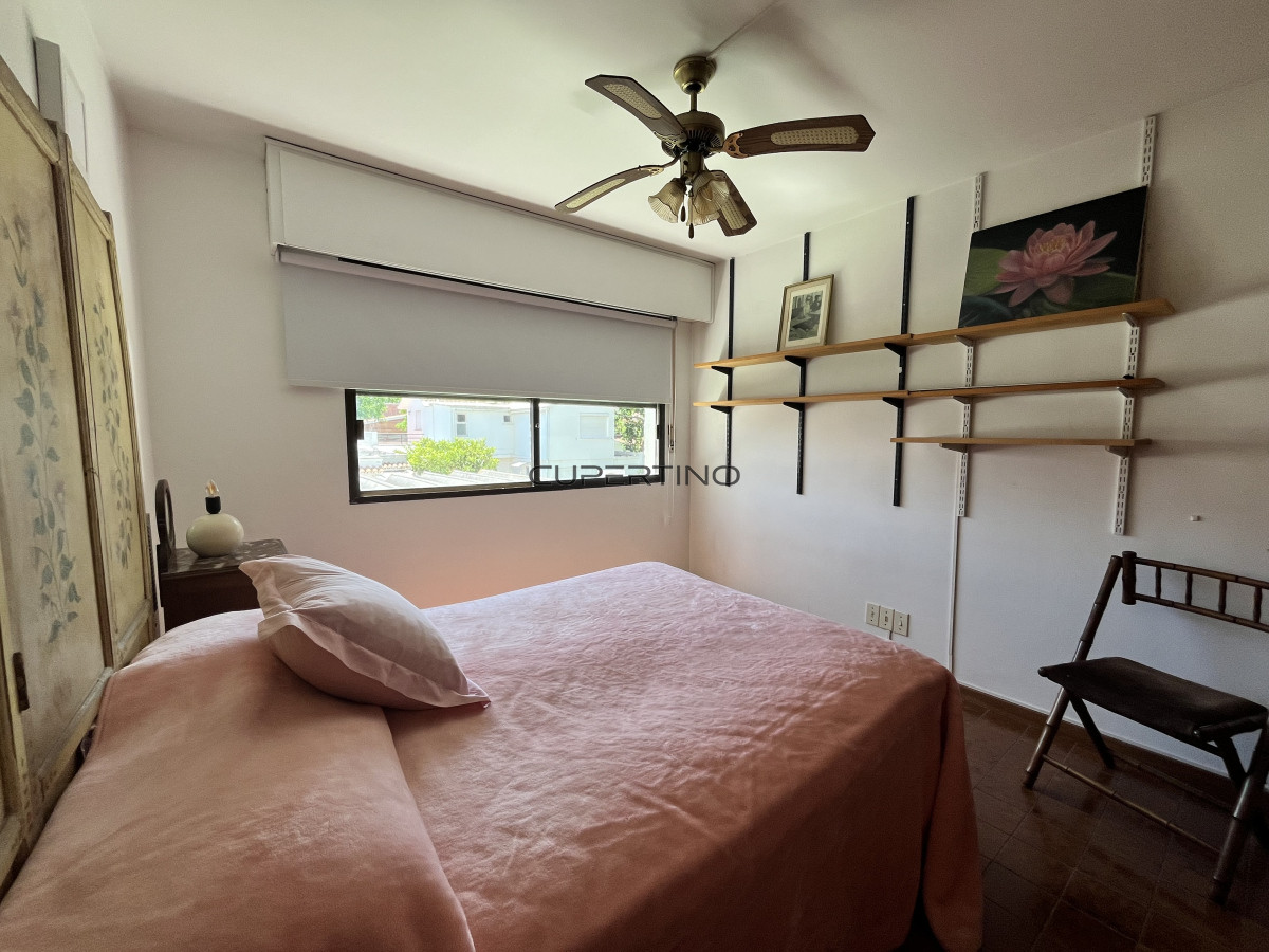 Apartamento ID.3702 - Apartamento de 3 dormitorios primera línea de la playa mansa. Edificio frente al mar