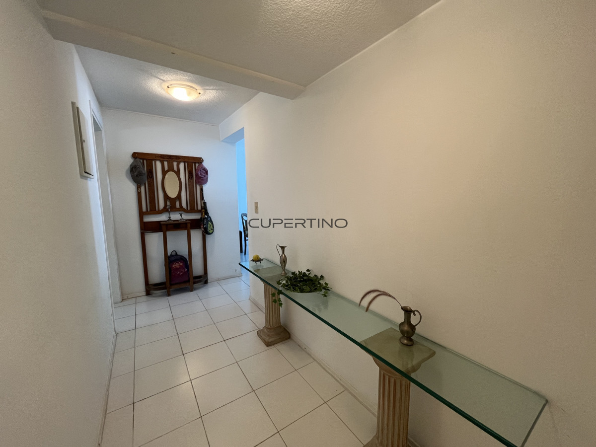 Apartamento ID.882 - con piscina,garage y serv de mucama,vista total al mar