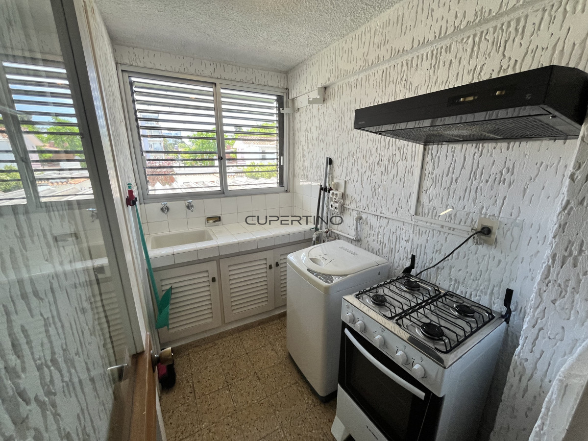 Apartamento ID.3702 - Apartamento de 3 dormitorios primera línea de la playa mansa. Edificio frente al mar