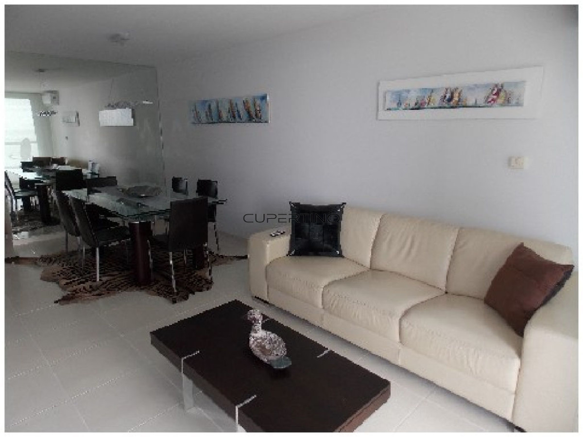 Apartamento ID.2241 - Edificio en playa mansa , Punta del Este! 