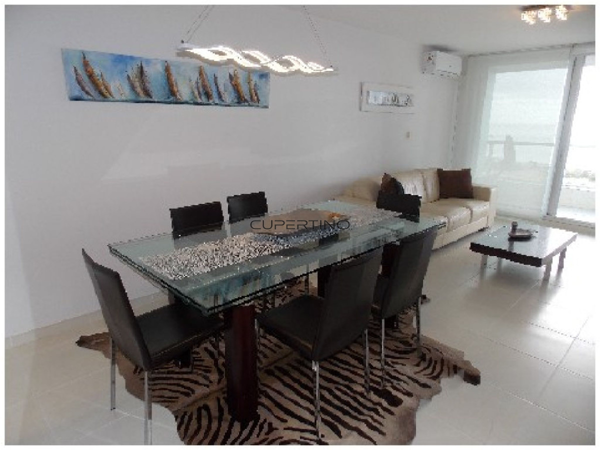Apartamento ID.2241 - Edificio en playa mansa , Punta del Este! 