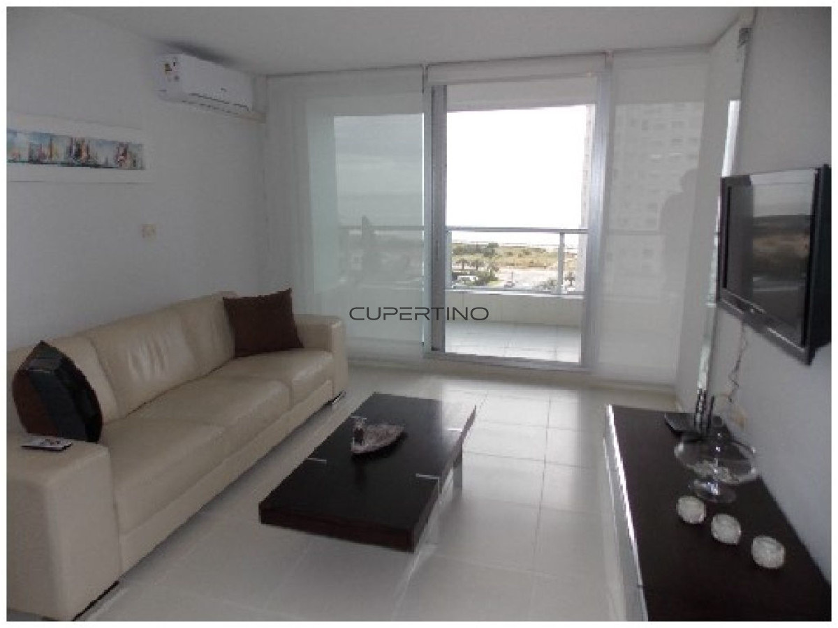 Apartamento ID.2241 - Edificio en playa mansa , Punta del Este! 