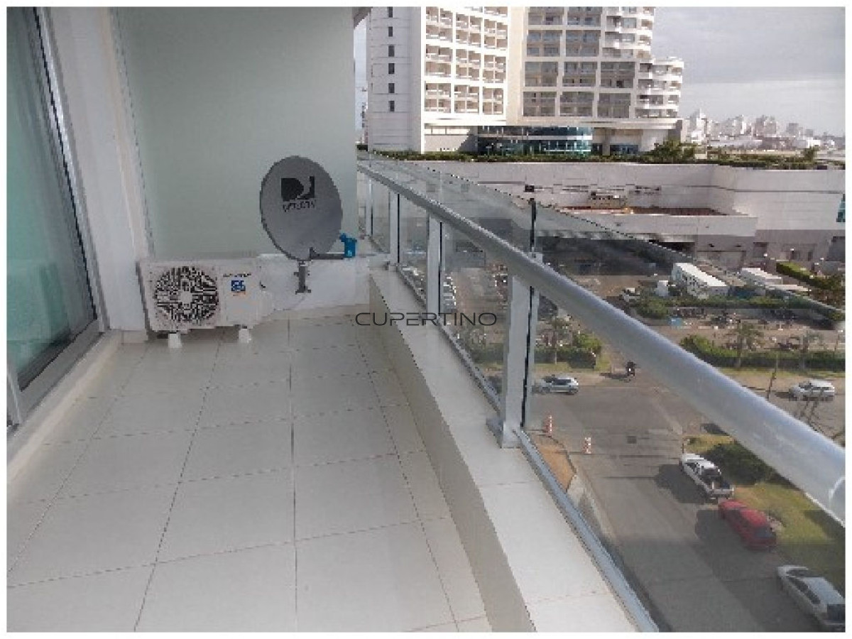 Apartamento ID.2241 - Edificio en playa mansa , Punta del Este! 
