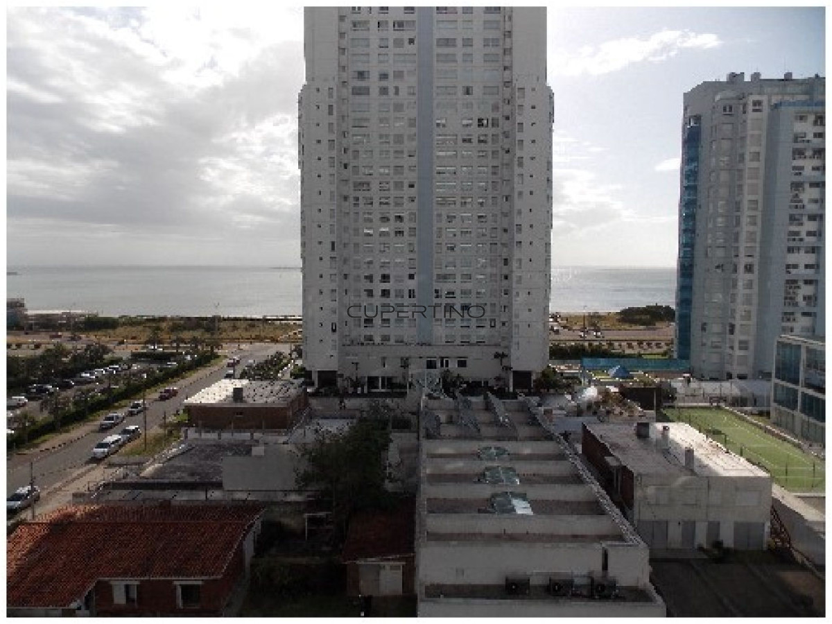 Apartamento ID.2241 - Edificio en playa mansa , Punta del Este! 