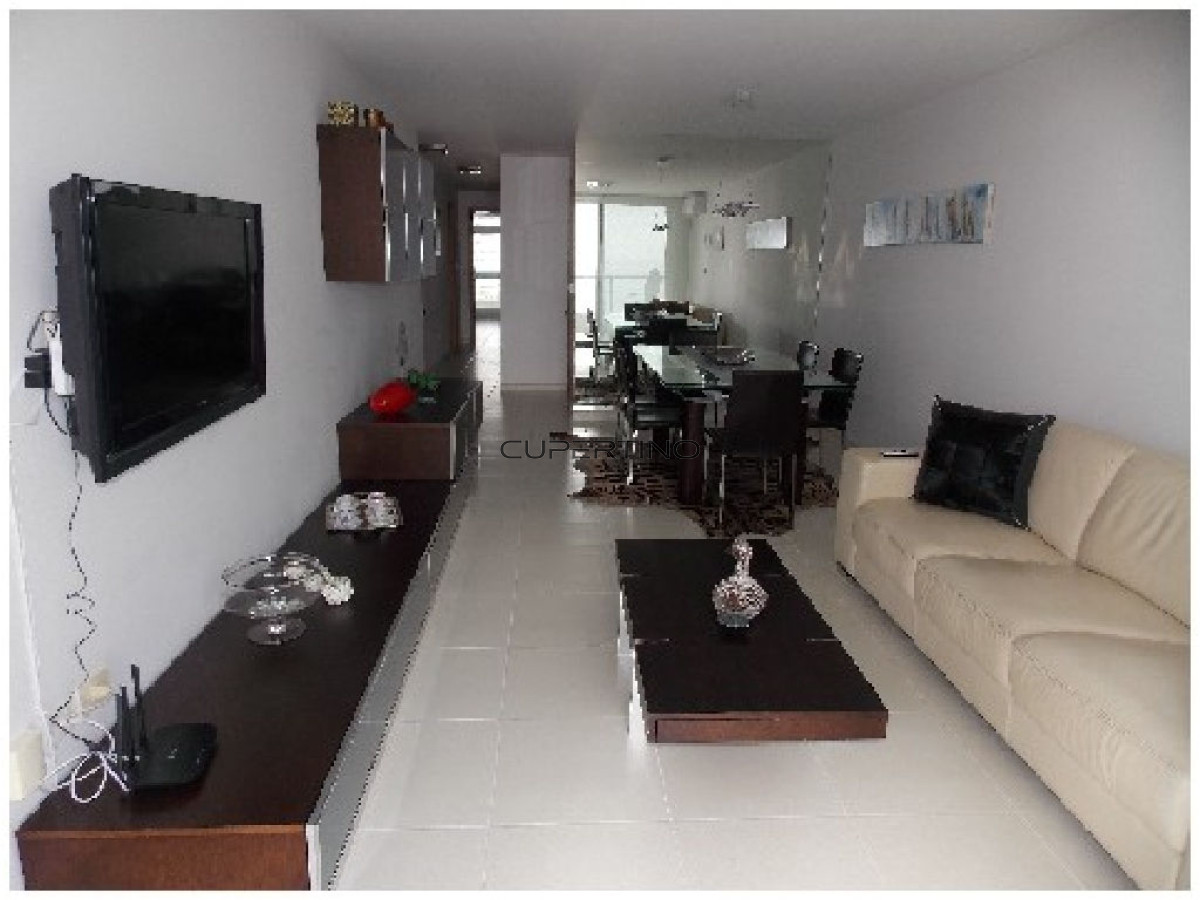 Apartamento ID.2241 - Edificio en playa mansa , Punta del Este! 