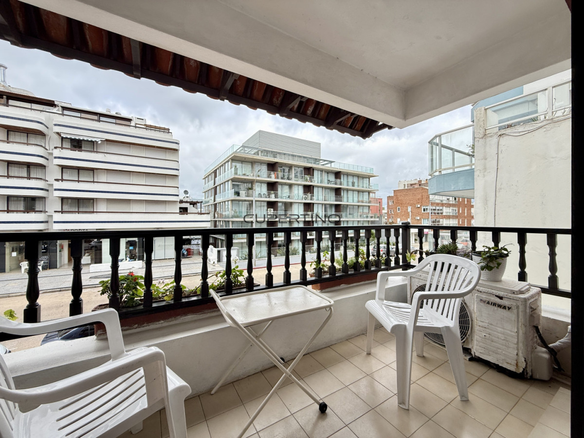 Apartamento ID.3476 - Apartamento en venta en Centro Lafayette sobre la emblemática calle 24 en pleno corazón de Punta del Este