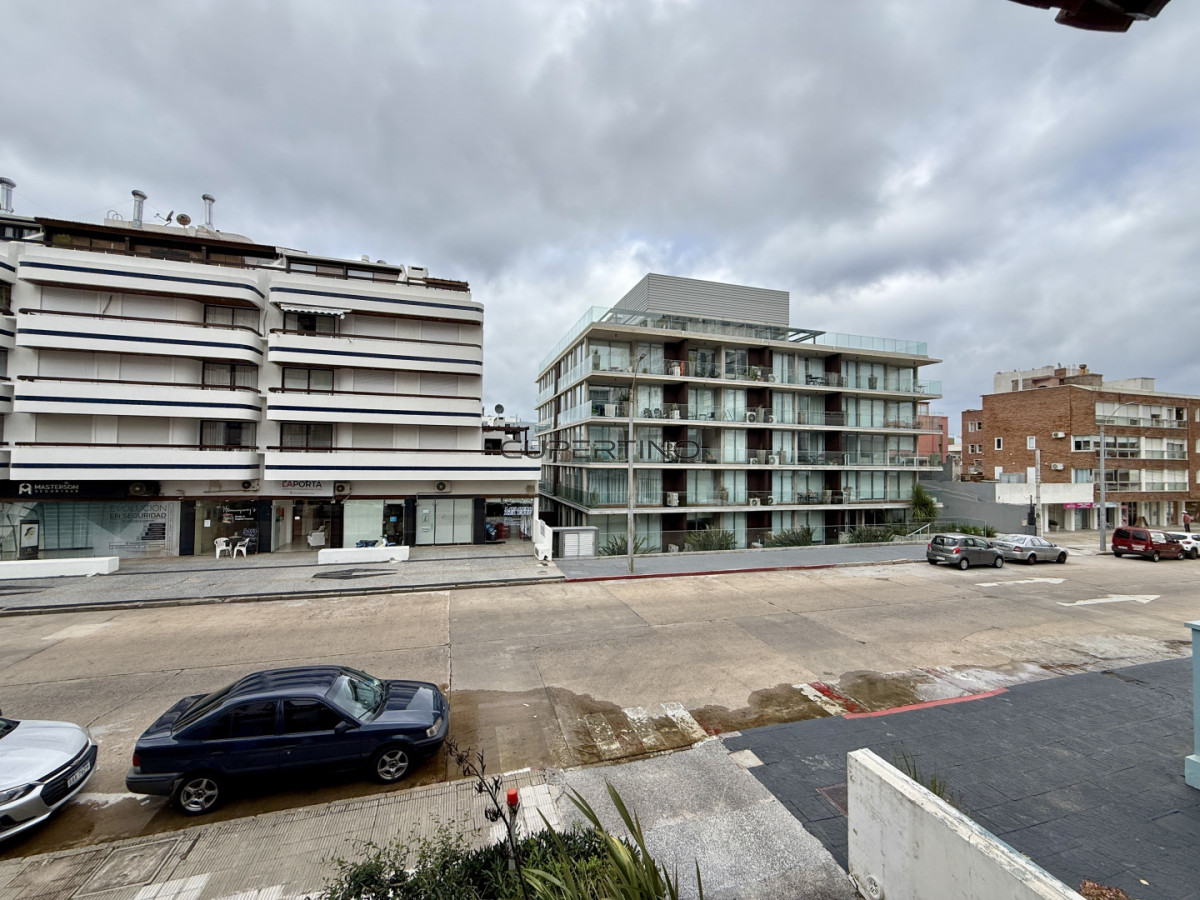 Apartamento ID.3476 - Apartamento en venta en Centro Lafayette sobre la emblemática calle 24 en pleno corazón de Punta del Este