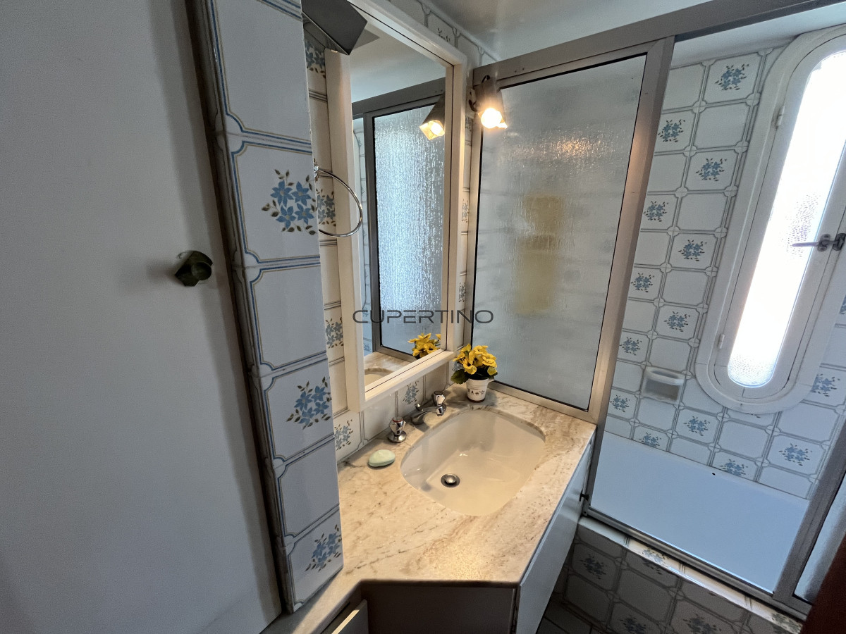 Apartamento ID.3702 - Apartamento de 3 dormitorios primera línea de la playa mansa. Edificio frente al mar