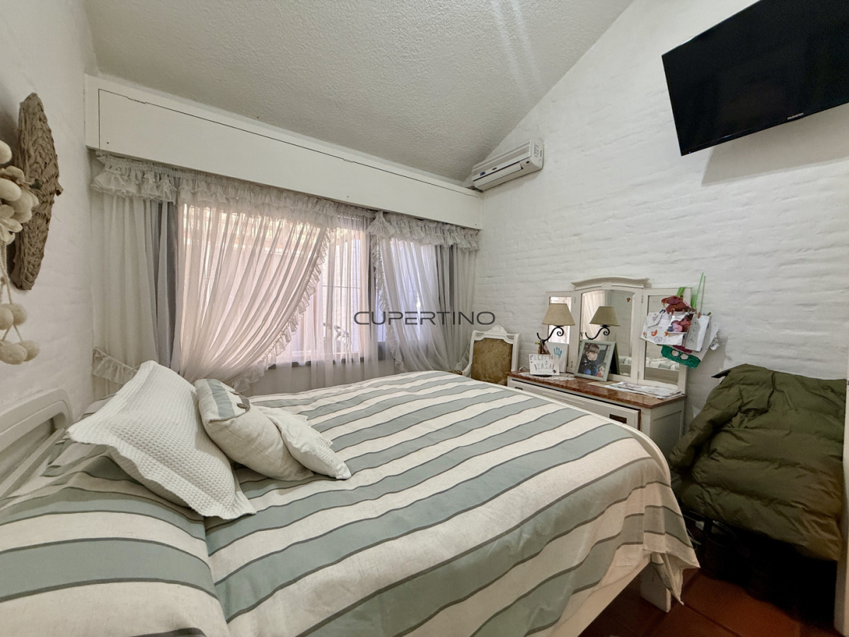 CASA EN VENTA - BARRIO CANTEGRIL, AV. CÓRDOVA — foto 15
