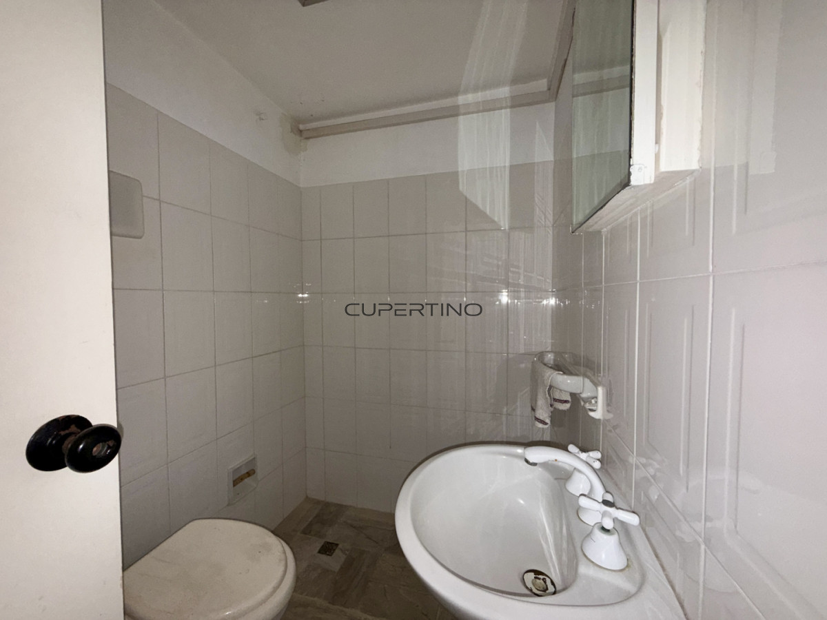 Local Comercial ID.2701 - Local en Punta del Este, Península