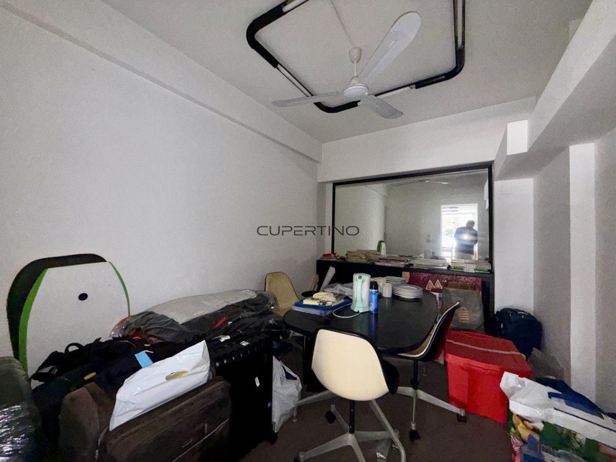 Local Comercial ID.2701 - Local en Punta del Este, Península