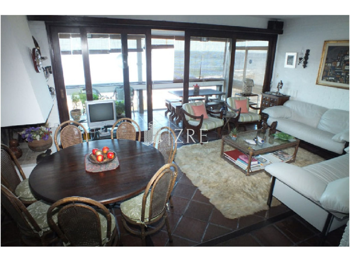 Apartamento ID.1033 - Venta apartamento 3 dormitorios en Península, Punta del Este