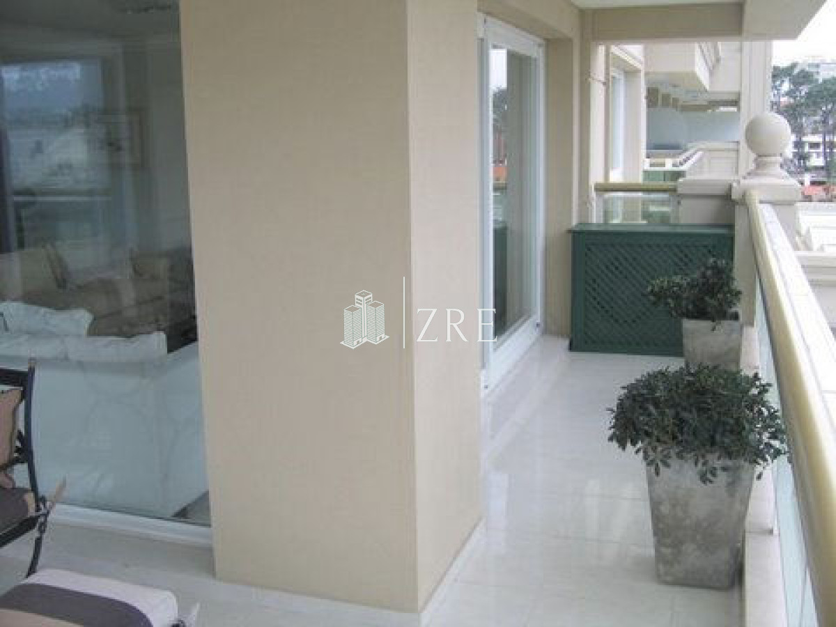 Apartamento ID.1301 - Venta apartamento 3 dormitorios en Mansa, Punta del Este