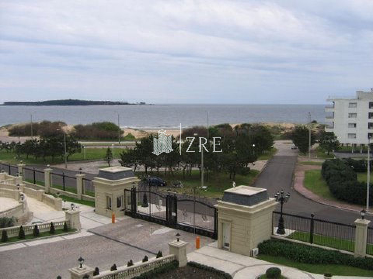 Apartamento ID.1301 - Venta apartamento 3 dormitorios en Mansa, Punta del Este