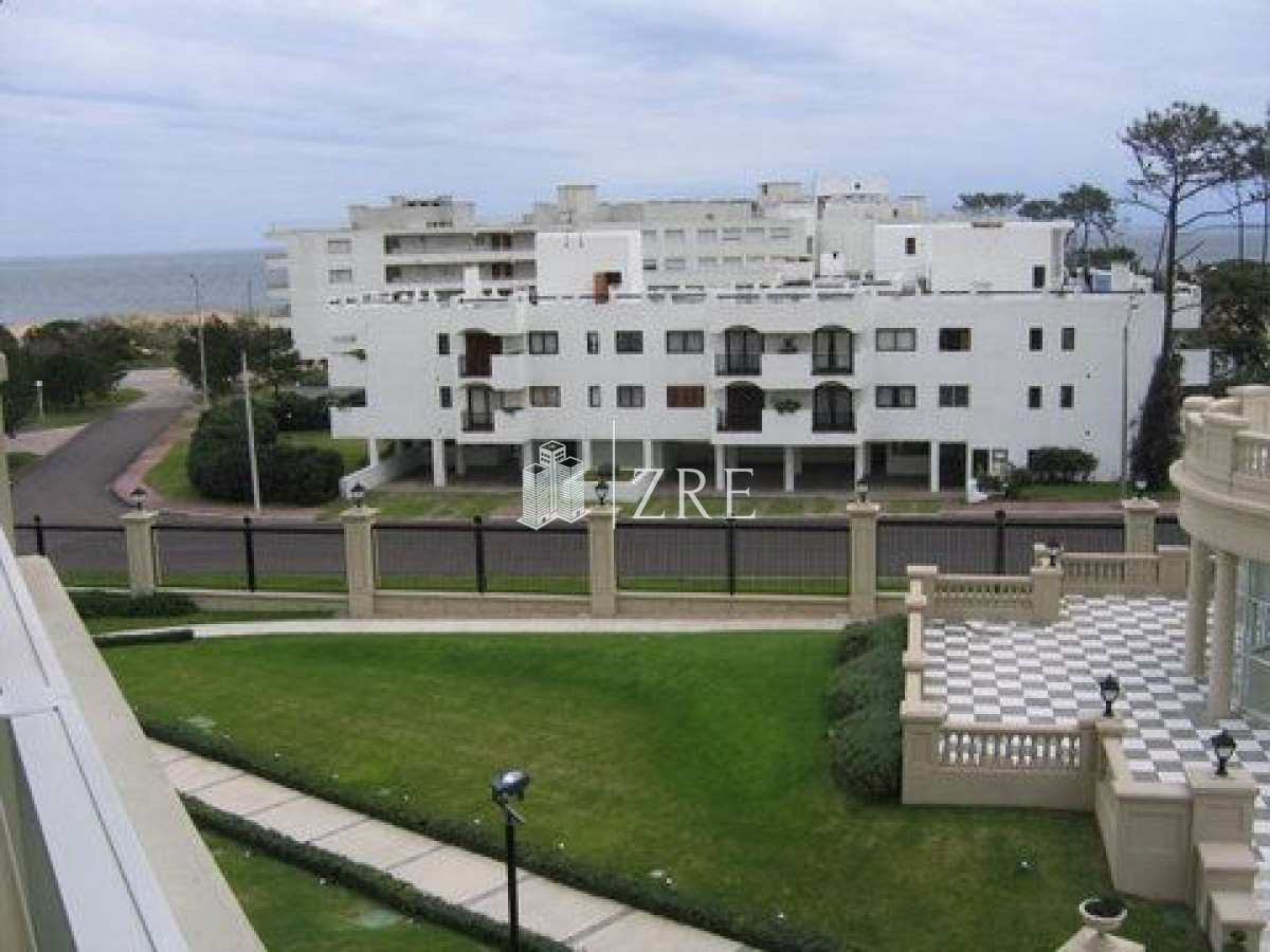 Apartamento ID.1301 - Venta apartamento 3 dormitorios en Mansa, Punta del Este