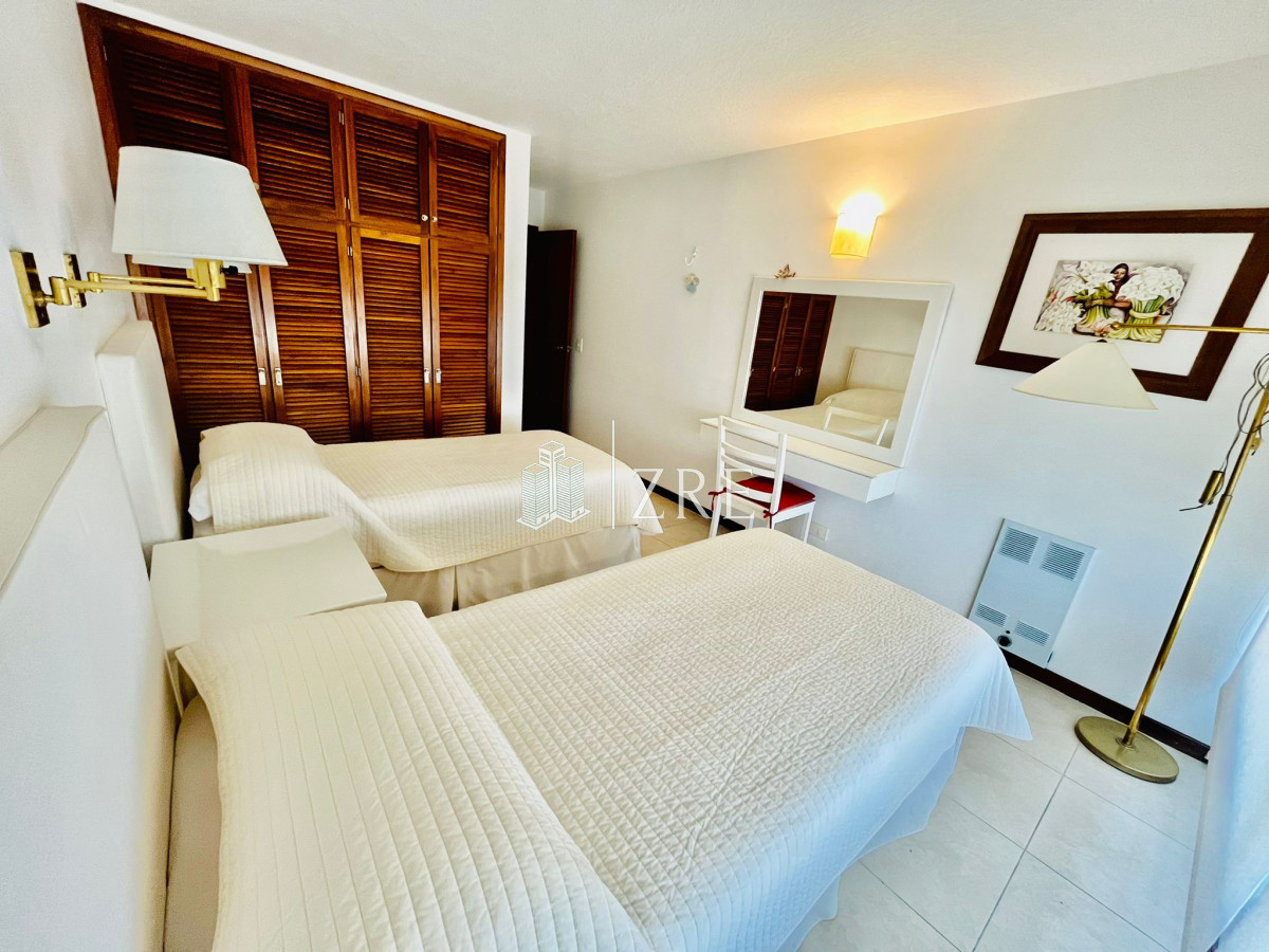 Apartamento ID.1282 - Venta apartamento 3 dormitorios en Mansa, Punta del Este