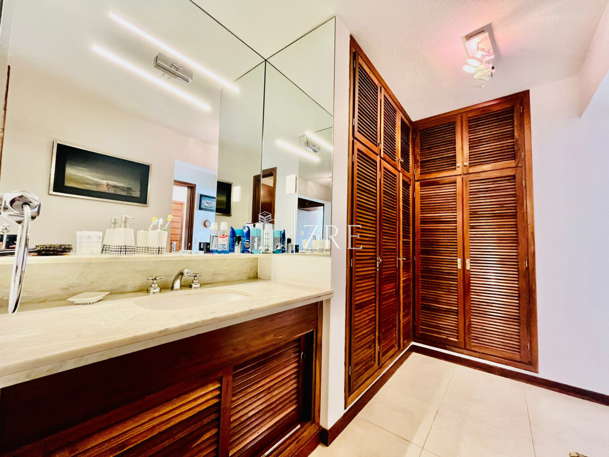 Apartamento ID.1282 - Venta apartamento 3 dormitorios en Mansa, Punta del Este