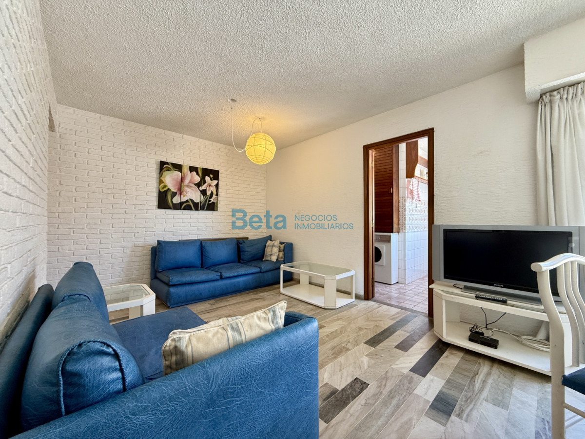 Apartamento ID.13 - EN PLENO CENTRO CERCA DE PLAYA BRAVA Y MANSA 