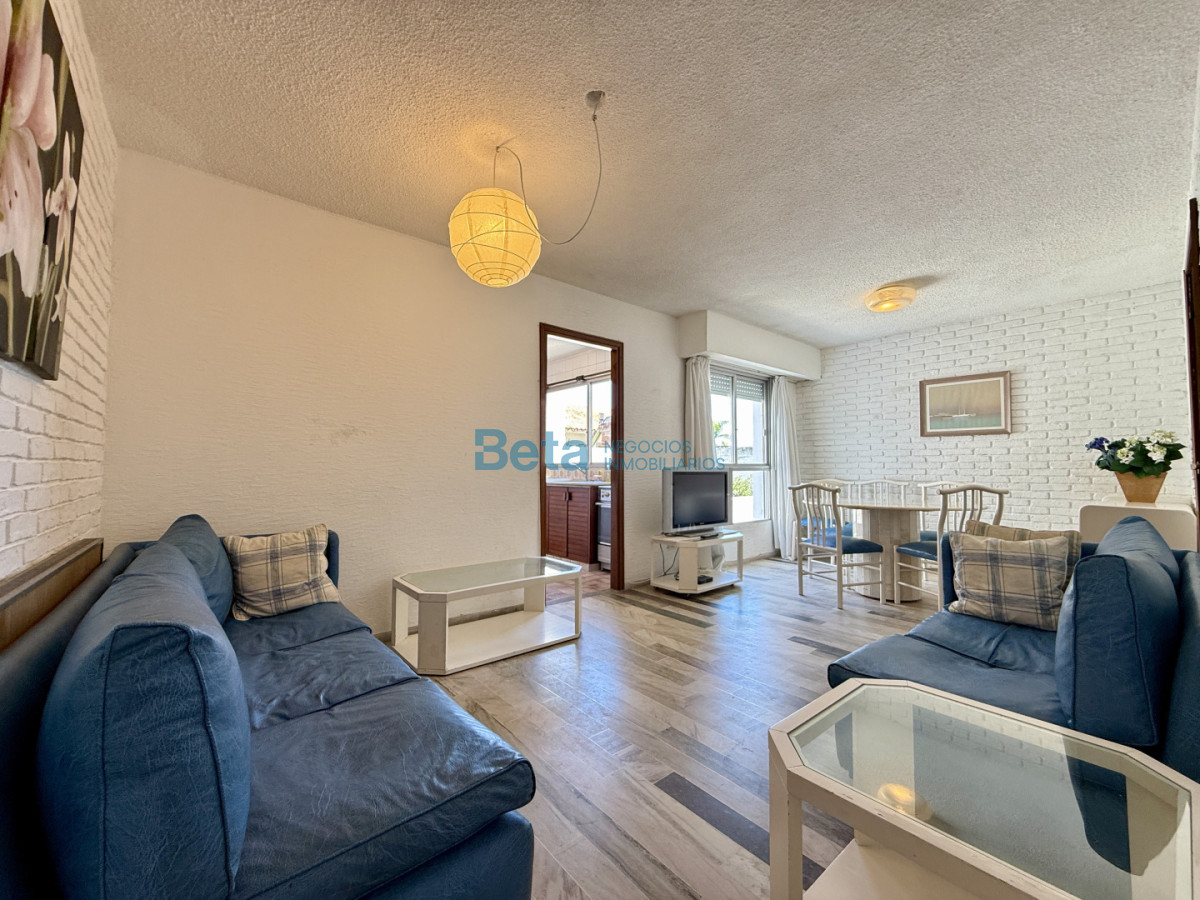 Apartamento ID.13 - EN PLENO CENTRO CERCA DE PLAYA BRAVA Y MANSA 