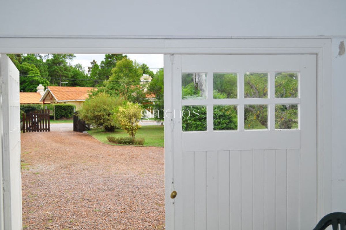 Casa ID.1011 - Venta de Casa 3 Dormitorios en Cantegril - Punta del Este 