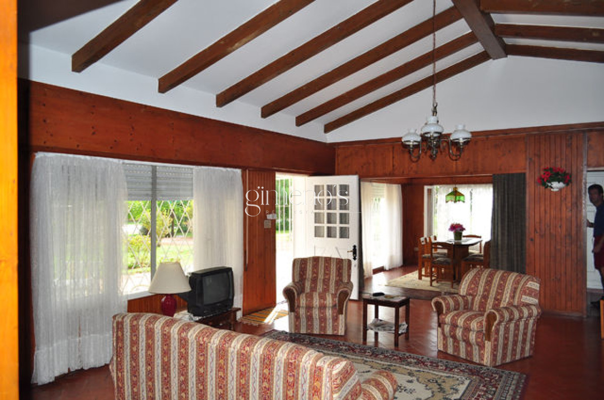 Casa ID.1011 - Venta de Casa 3 Dormitorios en Cantegril - Punta del Este 