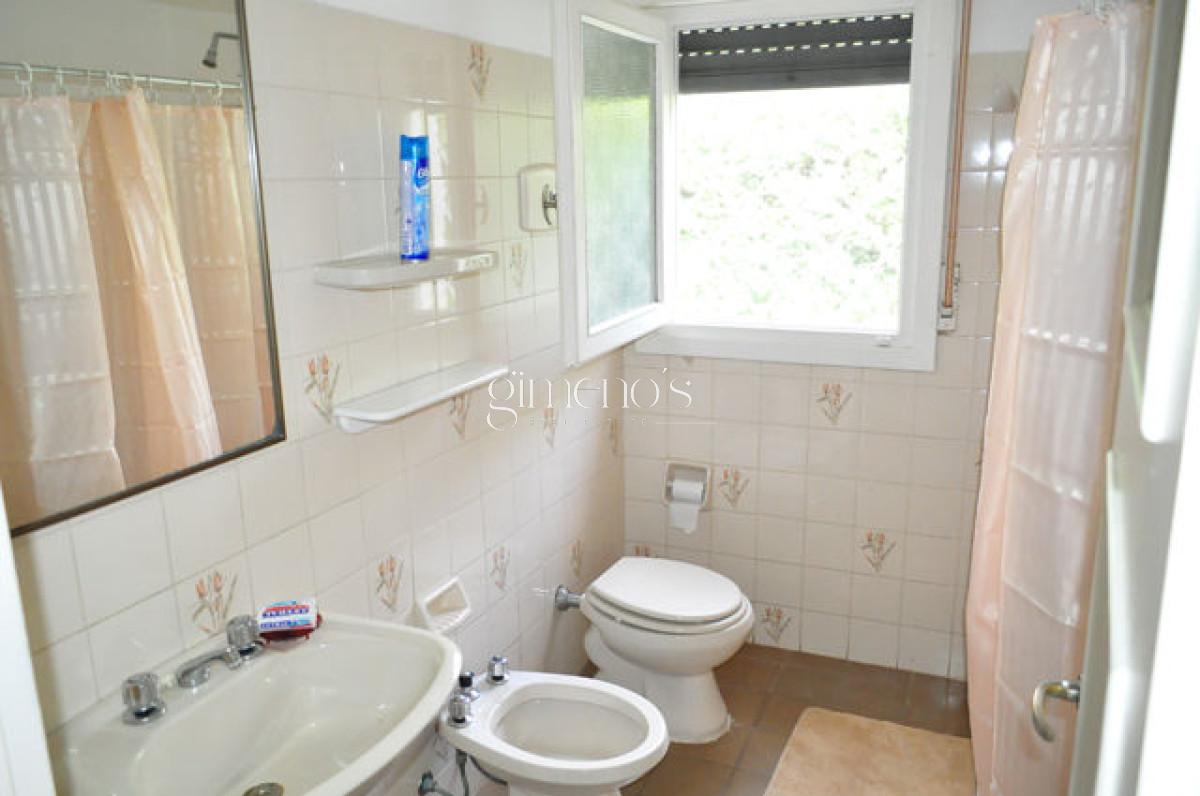 Casa ID.1011 - Venta de Casa 3 Dormitorios en Cantegril - Punta del Este 