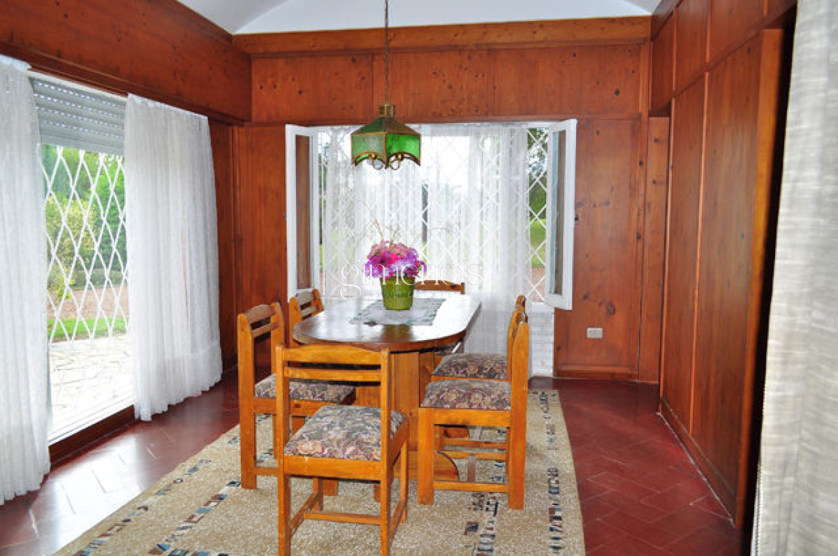 Casa ID.1011 - Venta de Casa 3 Dormitorios en Cantegril - Punta del Este 