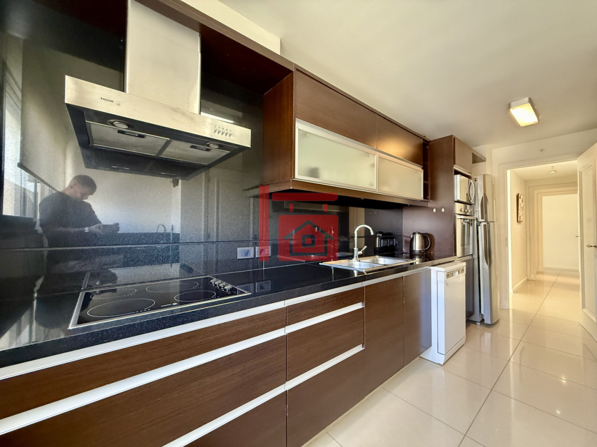 Apartamento ID.295 - En venta Zona Brava 