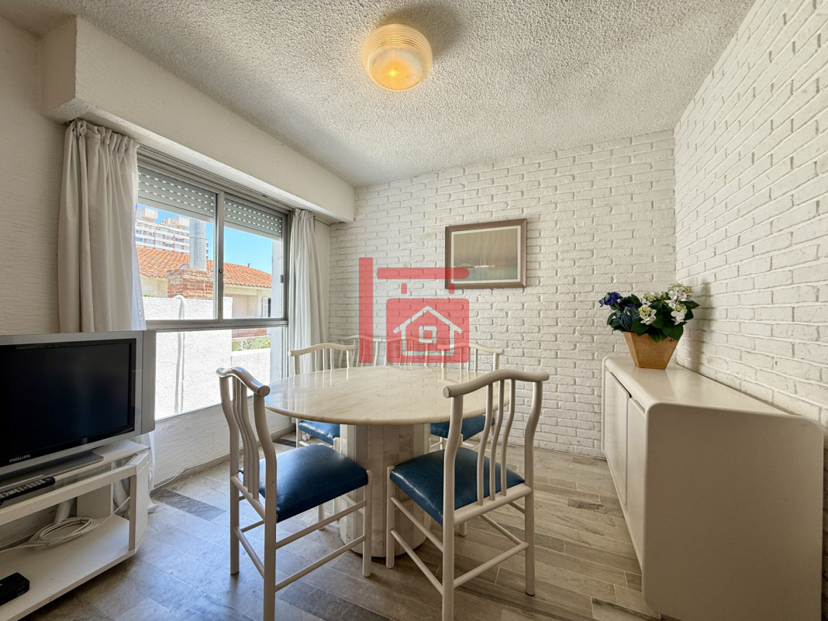 Apartamento ID.104 - EN PLENO CENTRO CERCA DE PLAYA BRAVA Y MANSA 