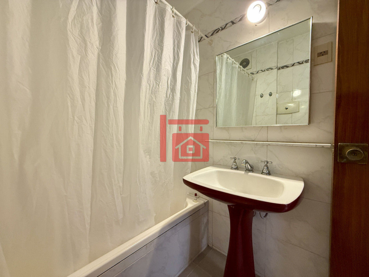 Apartamento ID.104 - EN PLENO CENTRO CERCA DE PLAYA BRAVA Y MANSA 