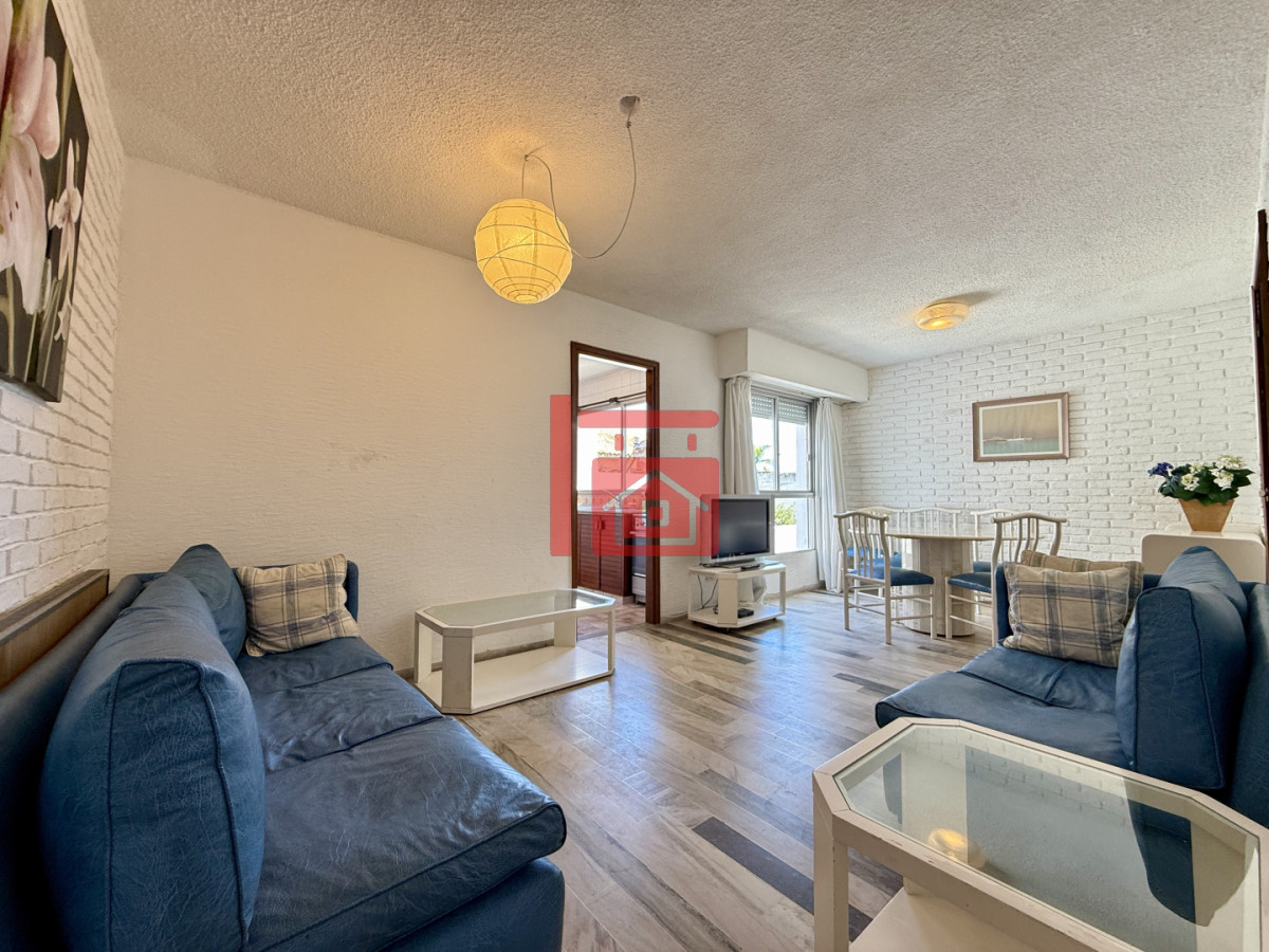 Apartamento ID.104 - EN PLENO CENTRO CERCA DE PLAYA BRAVA Y MANSA 