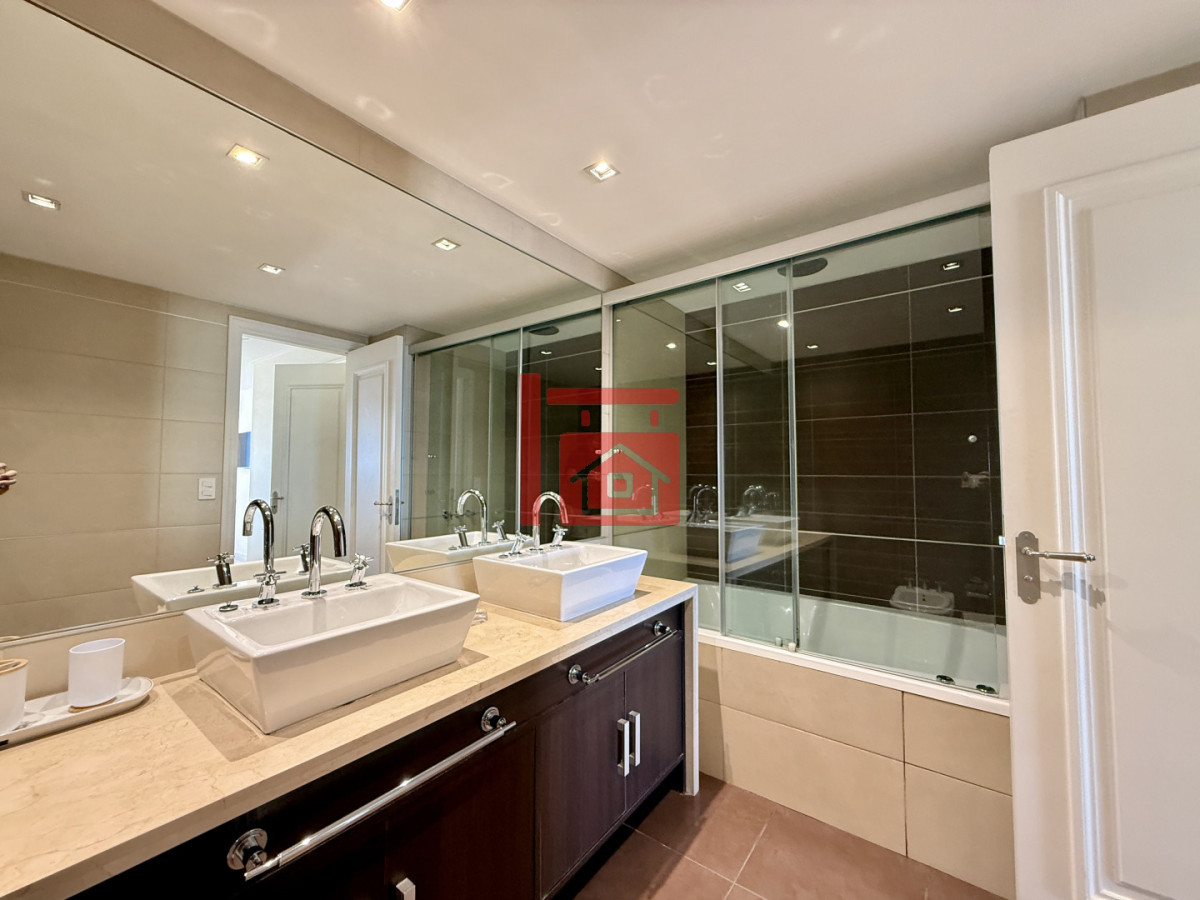 Apartamento ID.295 - En venta Zona Brava 