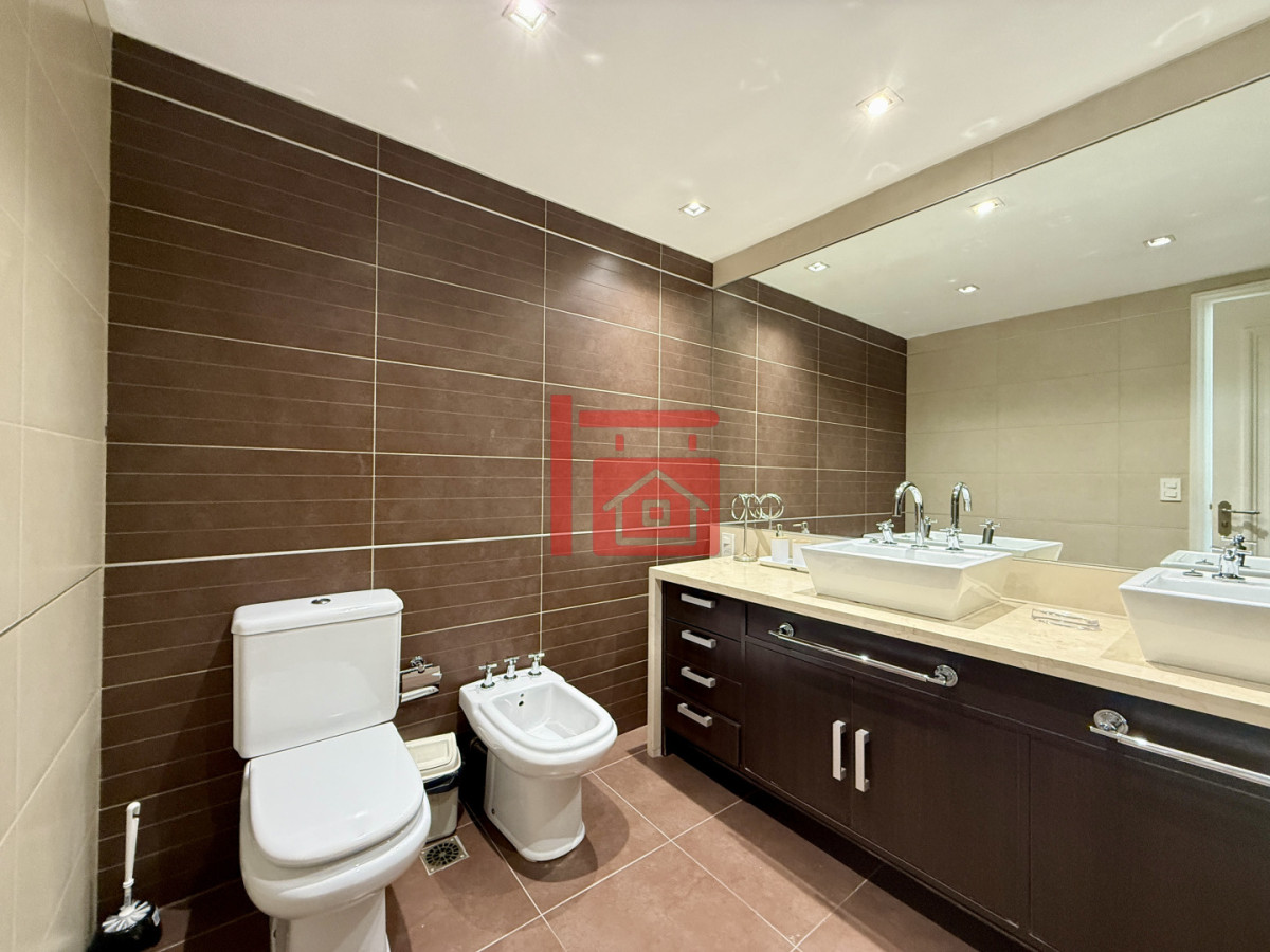 Apartamento ID.295 - En venta Zona Brava 