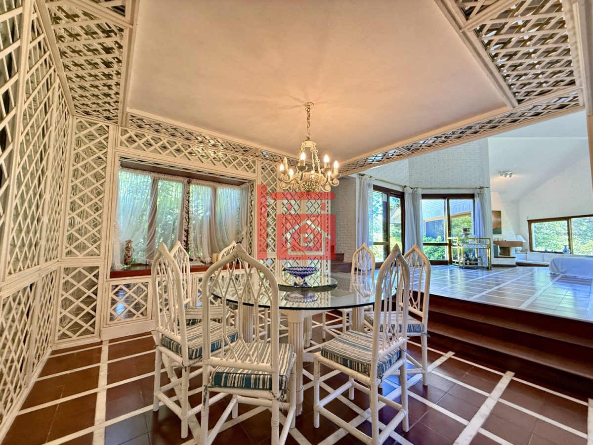 Casa ID.133 - Imponente chalet en venta sobre Av. del Mar  Exclusividad, confort y naturaleza