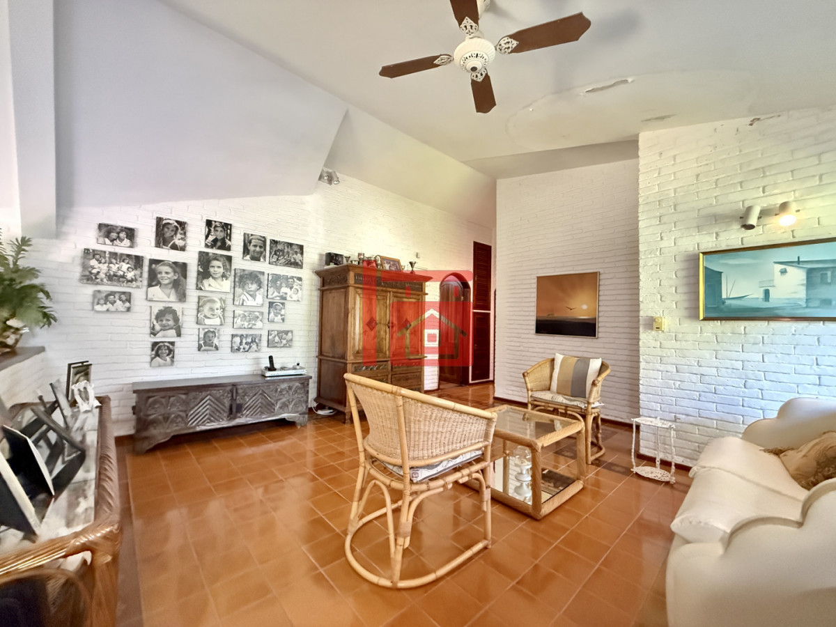 Casa ID.133 - Imponente chalet en venta sobre Av. del Mar  Exclusividad, confort y naturaleza