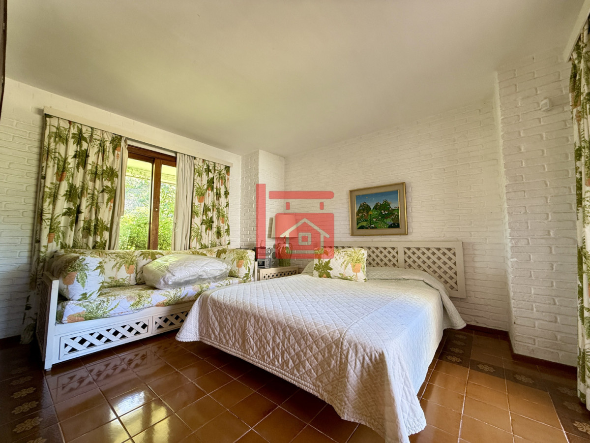 Casa ID.133 - Imponente chalet en venta sobre Av. del Mar  Exclusividad, confort y naturaleza