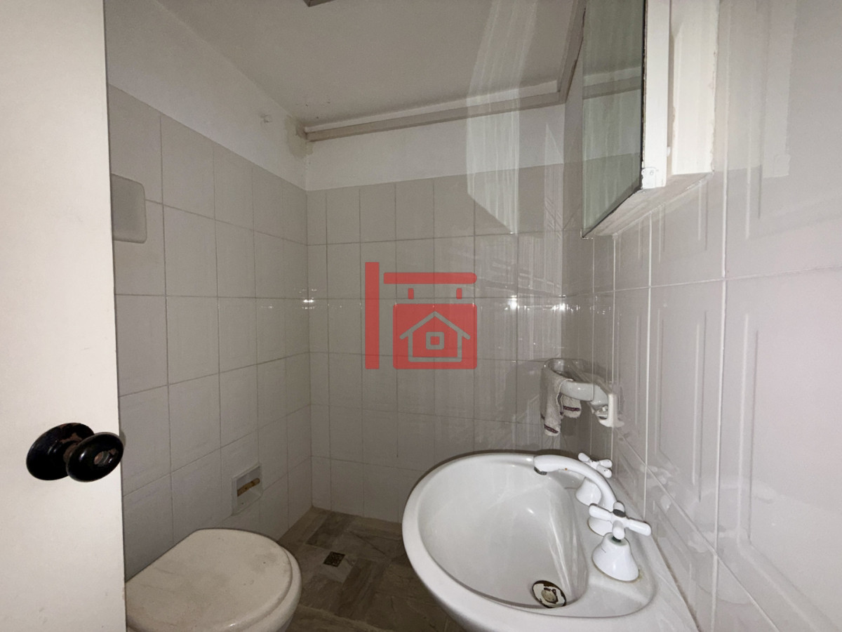 Local Comercial ID.367 - OFICINA EN VENTA  EDIFICIO MICHELANGELO