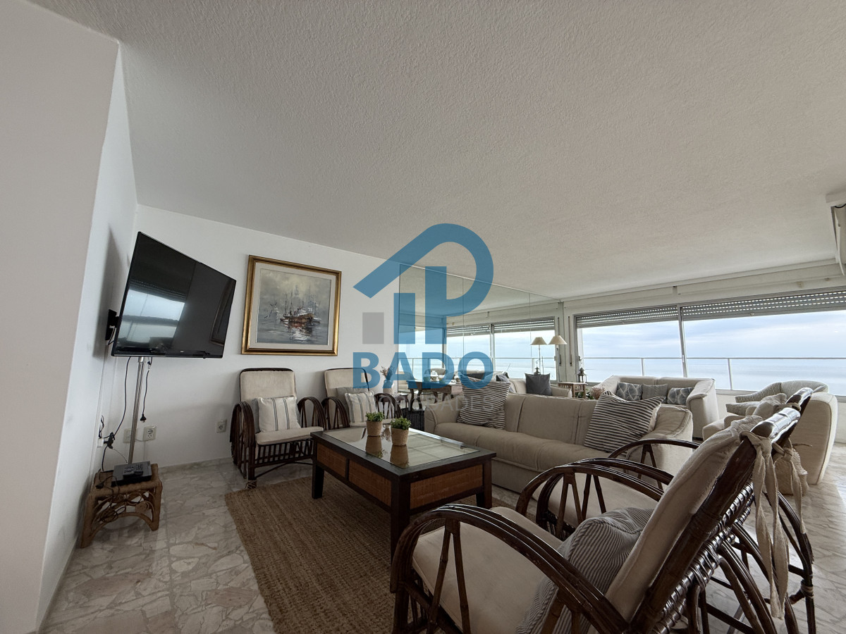 Apartamento ID.67 - Apartamento de 3 dormitorios y 2 baños en Playa Mansa
