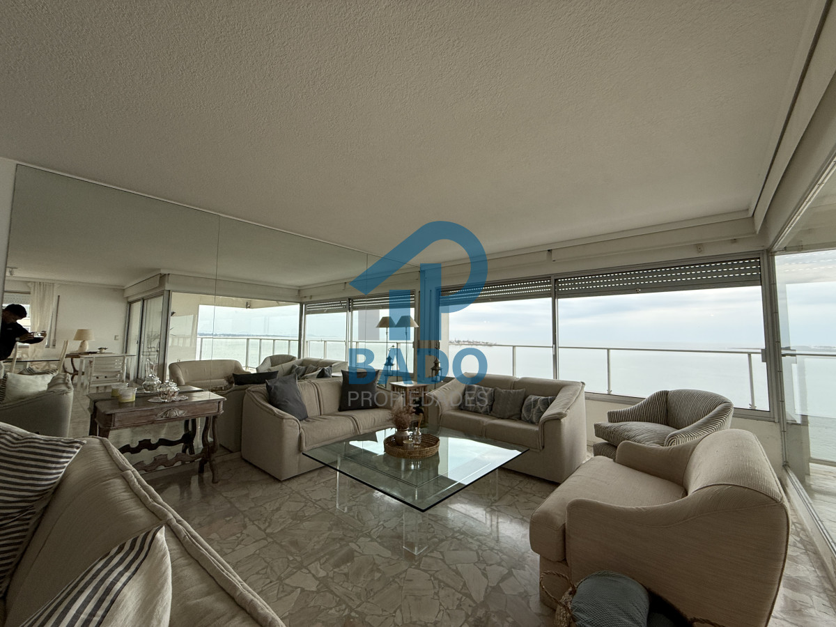 Apartamento ID.67 - Apartamento de 3 dormitorios y 2 baños en Playa Mansa