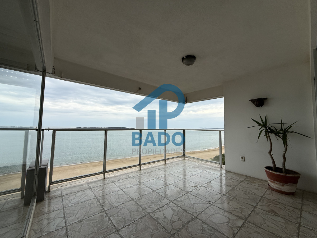 Apartamento ID.67 - Apartamento de 3 dormitorios y 2 baños en Playa Mansa