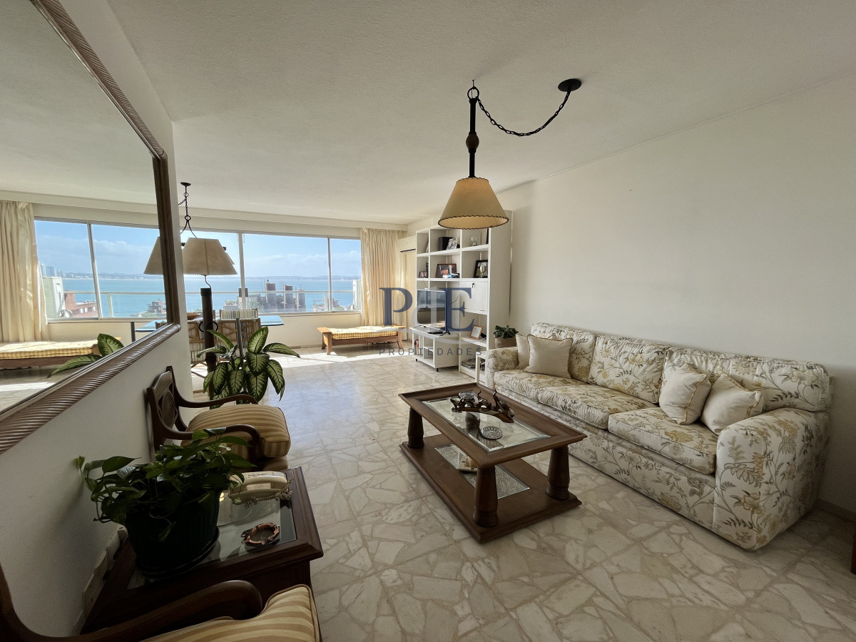 Apartamento en venta de 3 dormitorios con dependencia en Villa D’Este, Punta del Este - Imagen 1