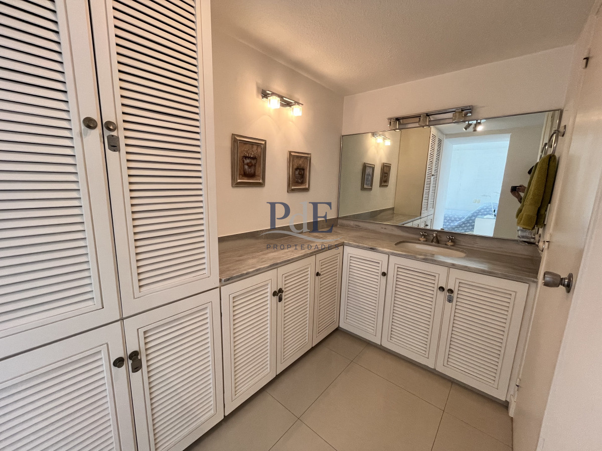 Apartamento en venta de 3 dormitorios con dependencia en Villa D’Este, Punta del Este - Imagen 19