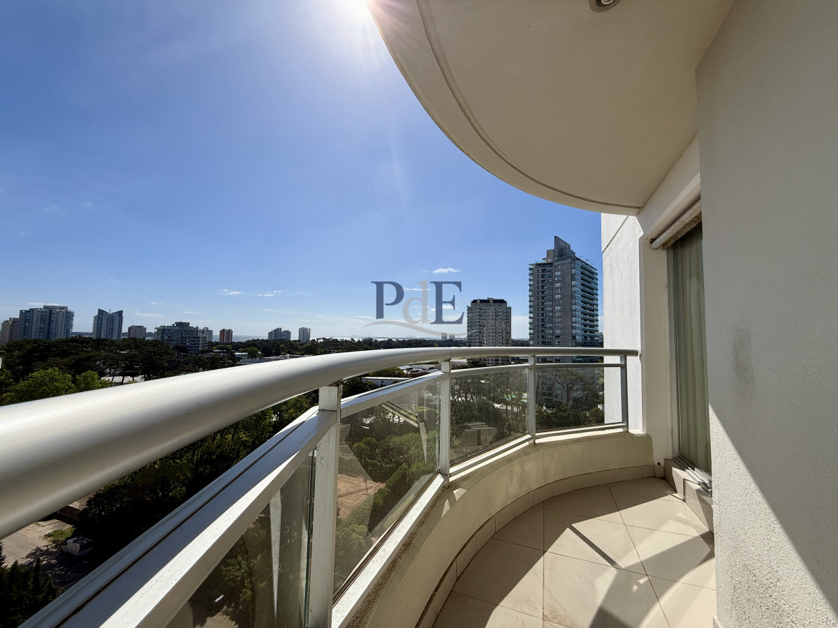 Roosevelt, Punta del Este Piso alto con Vista al Mar. 2 dormitorios. - Imagen 4