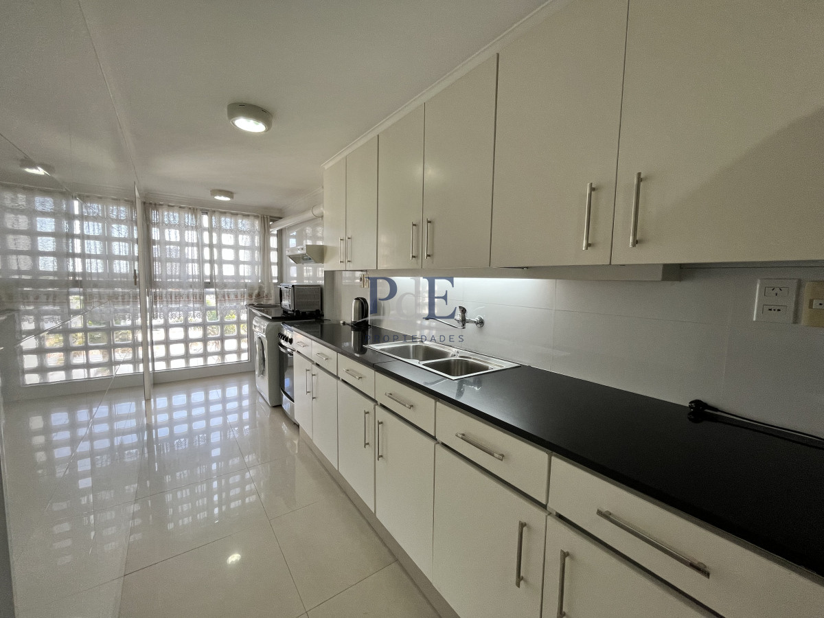 Apartamento en venta de 3 dormitorios con dependencia en Villa D’Este, Punta del Este - Imagen 11