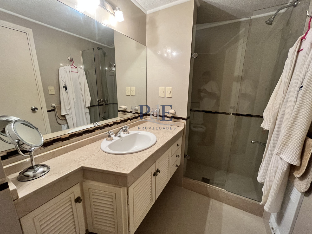 Apartamento en venta de 3 dormitorios con dependencia en Villa D’Este, Punta del Este - Imagen 24