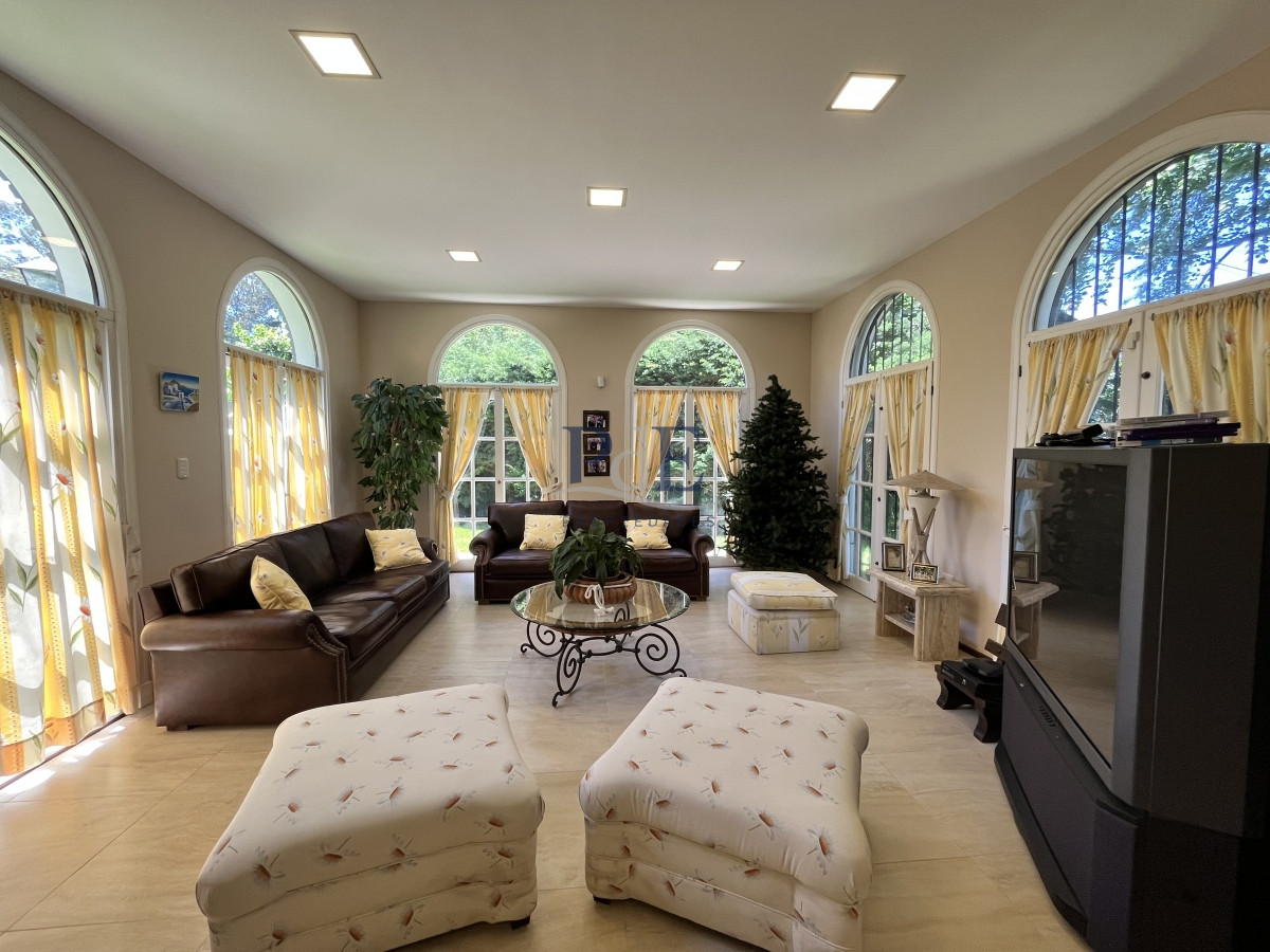 Residencia reciclada con 5 dorm y 5 baños. Piscina climatizada. Punta del Este. - Imagen 6