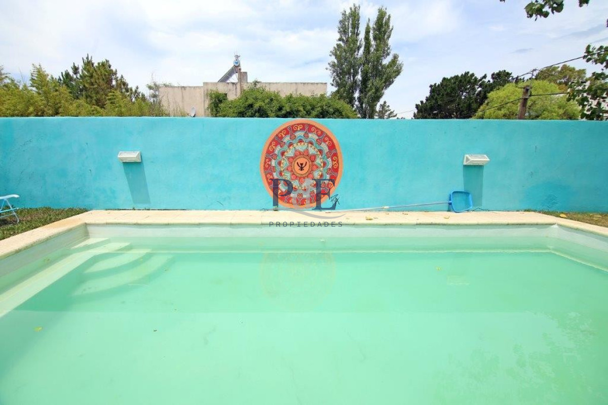 Casa en el centro de La Barra 4 dorm más servicio. A mts del Mar. - Imagen 49