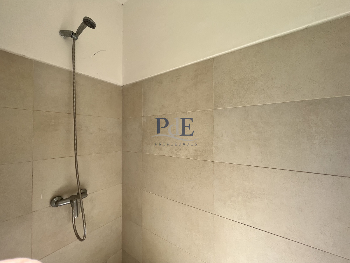 Residencia reciclada con 5 dorm y 5 baños. Piscina climatizada. Punta del Este. - Imagen 32