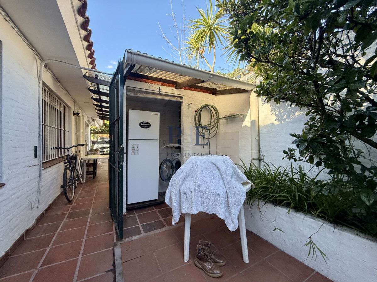 CASA EN VENTA - BARRIO CANTEGRIL, AV. CÓRDOVA - Imagen 42