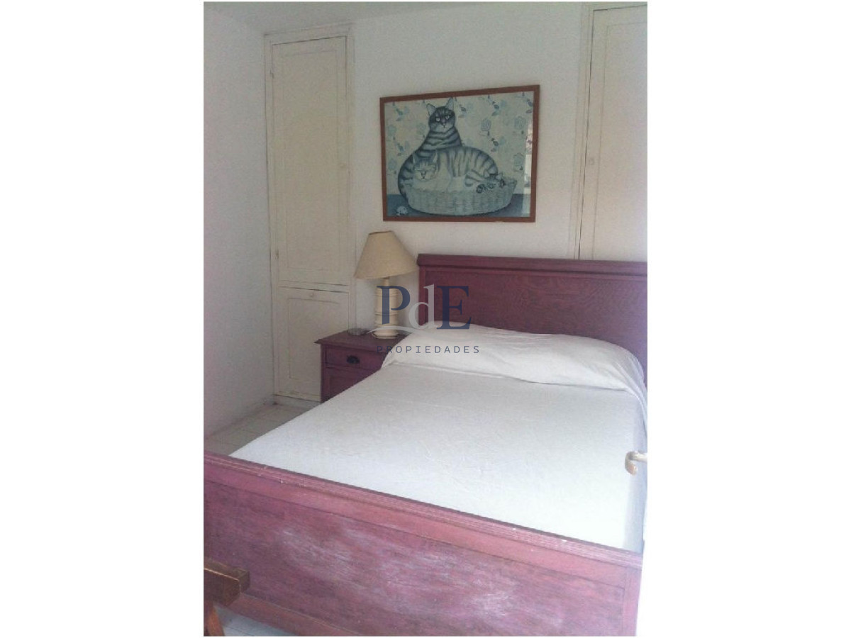 Casa en el centro de La Barra 4 dorm más servicio. A mts del Mar. - Imagen 32